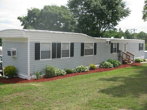 Landscape Ideas Around Mobile Home, Landscape Ideas For Trailer House, Landscape For Mobile Homes, Singlewide Trailer Landscaping, Landscape Ideas For Mobile Homes, Landscape Ideas Mobile Home, Front Yard Mobile Home Landscaping Ideas, Trailer Park Landscaping Ideas, Mobile Home Park Yard Ideas