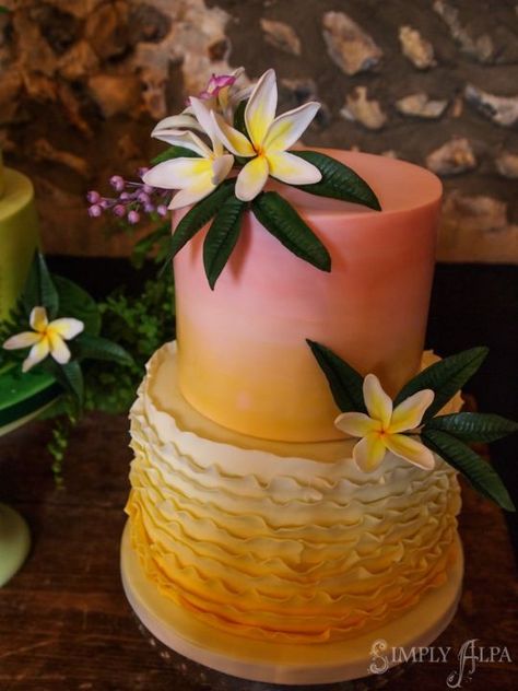 Aloha Birthday Party Ideas, Hawaii Themed Cake, Tropical Cake Design, Sunset Birthday Cake, Tropical Cake Ideas, Tropical Party Cake, Tropical Theme Cake, Tropical Themed Cake, Hawaiian Birthday Cake