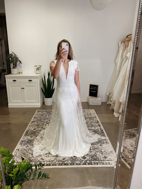 Size 40: This gown can be altered to fit brides in between street ... Divine Atelier, Bride Workout, Sustainable Wedding Dress, Rime Arodaky, Alexandra Grecco, Fitted Gowns, Sarah Seven, Sustainable Wedding, Jenny Yoo