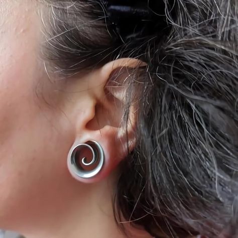 Vankula Ear Tunnels Saddle Flesh Plug Gauges Spiral Stainless Steel for Stretched Expander Body Piercing 10mm(00G) Silver : Amazon.co.uk: Fashion 1 Inch Ear Gauges, 10 Gauge Ears, 4 Gauge Ears, Cute Ear Gauges, Gauged Ears Aesthetic, 6mm Gauges Ears, Gauge Aesthetic, Stretched Ear Jewelry, Ear Stretching Aesthetic