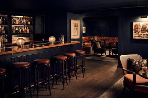 Speakeasy Decor Bar, Home Lounge Room Bar, Bar Lounge Room, Speakeasy Decor, Whiskey Lounge, Whiskey Room, Speakeasy Bar, Home Lounge, The Hoxton