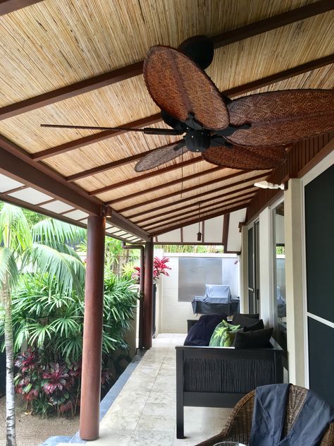 Reed mat lining to roof of verandah with woven ceiling fan Verandah Ceiling Ideas, Bali Ceiling Fan, Bamboo Mat Ceiling, Terrace Ceiling Design, Bamboo Ceiling Ideas, Undercover Deck, Reed Ceiling, Wooden Ceiling Fan, Outdoor Veranda