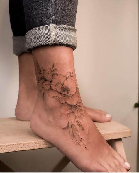 Photography Tatoos Ideas, Wildflower Tattoo Ankle Wrap, Poppy Tattoo Ankle, Ankle Wrap Tattoo For Women, Outside Ankle Tattoo, Ankle Flower Tattoo Wrap Around, Floral Foot Tattoos For Women, Ankle Tattoo Flower, Womens Foot Tattoos