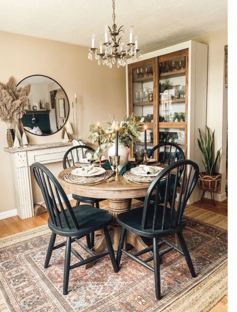 Round Dining Table Set For 4, Transform White Kitchen Cabinets, Dining Room Curio Cabinet Decor, Historic House Decor, Neutral Boho Dining Room, Black And Grey Dining Room Decor, Small Ranch Interior, Modern Vintage Dining Table, Green Black Dining Room