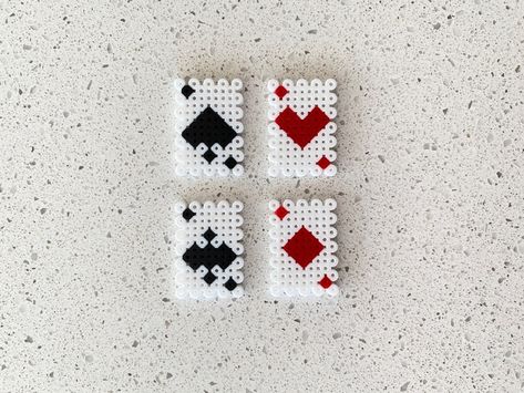 Playing Cards Perler Beads, Small Things To Make Out Of Perler Beads, Perler Bead Art Ideas Kawaii, Perler Beads Small Cute, Cute Iron Bead Ideas, Hammerbeads Designs, Pearler Bead Keychains, Ironing Beads Ideas Small, Pixel Beads Ideas