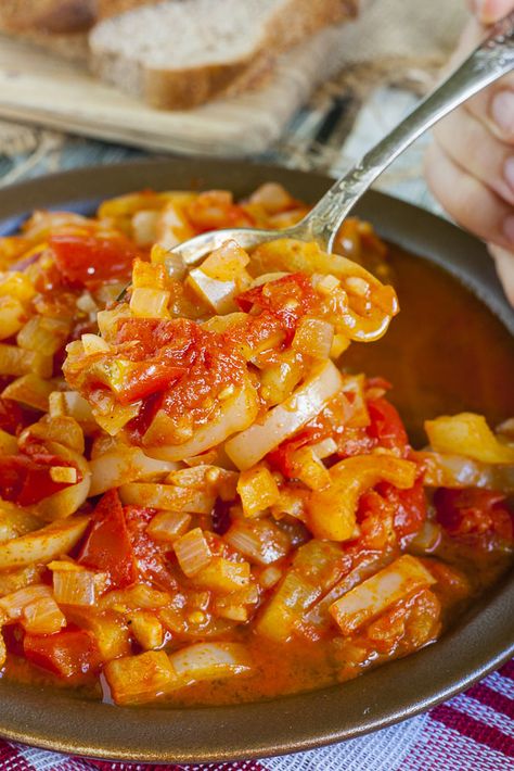 Lecsó is sort of the Hungarian version of the French ratatouille. It is a super easy tomato and pepper stew you can stir up in one pot within 30 minutes. If you would like to eat Lecsó EXACTLY how Hungarians eat it, you should try this recipe. Hungarian Sweet Pepper Recipes, Vegan Hungarian Recipes, Hungarian Lecho, Hungarian Lecso Recipe, Hungarian Wax Peppers, Hungarian Peppers, Wax Peppers, French Ratatouille, Recipe Using Tomatoes