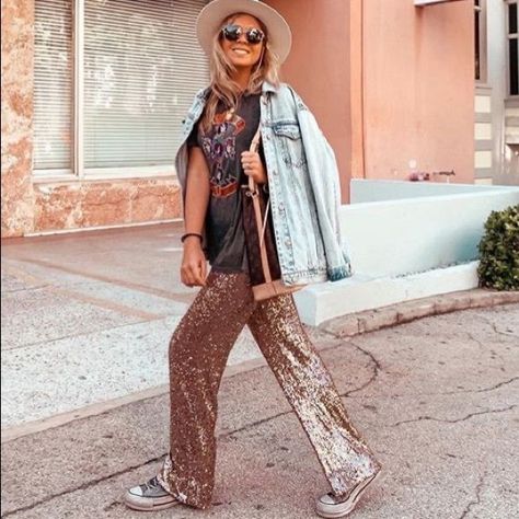 Zara Sequin Pants, Sequin Flare Pants Outfit, Glitter Pants Outfit, Sequins Pants Outfit, Sequins Outfit, High Waisted Pants Work, Bell Bottom Pants Outfit, Zara Leather Pants, Sequin Flare Pants