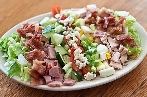 Composed Chopped Salad Composed Salad, Chopped Salad Recipe, Chopped Salad Recipes, Bacon And Eggs, Simple Salad, Turkey Bacon, Easy Salad Recipes, Chopped Salad, How To Make Salad