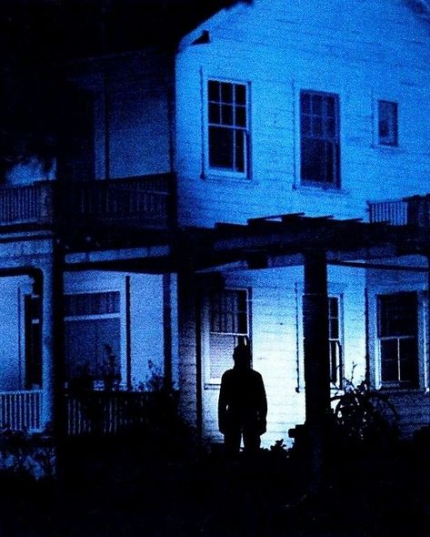 Horror Widgets, Stalker Aesthetic, Michael Myers Memes, 90s Horror Movies, Halloween Films, John Carpenter Halloween, Horror Photography, Scary Films, Halloween 1978