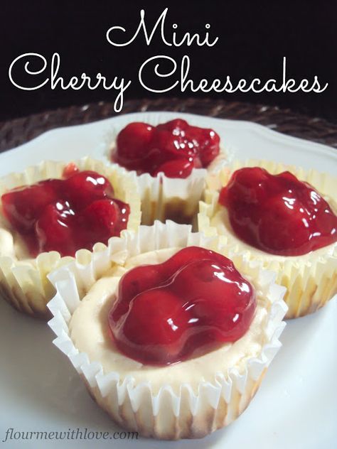 Mini Cheesecake Tarts, Cheesecake Cups Recipe, Mini Cherry Cheesecakes, Mini Cheesecakes Easy, Mini Cheesecake Bites, Cheesecake Bites Recipe, Cheesecake Tarts, Cheesecake Cups, Cherry Cheesecake