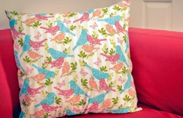 How to Make a Zip-free Cushion Cover Step-12 Envelope Cushion Cover, Origami Bag, Fabric Storage Boxes, Fabric Scissors, Pom Pom Trim, Sewing Projects For Beginners, Sewing Skills, Easy Sewing Projects, Fabric Storage