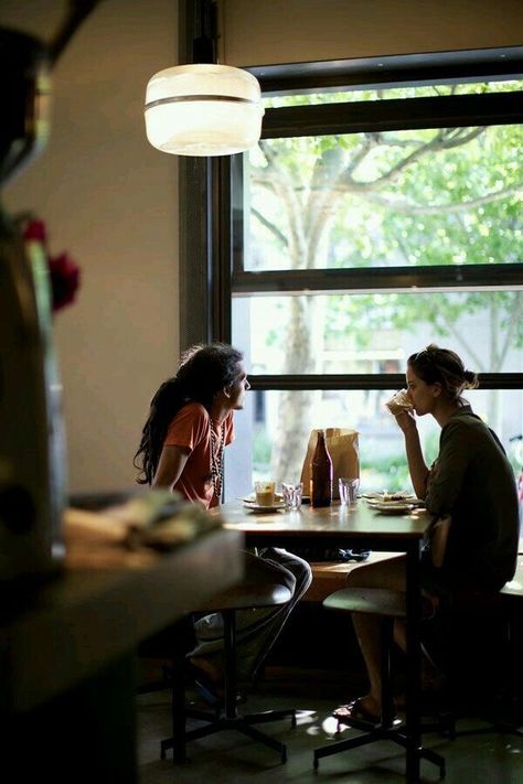 Coffee Photography, Drinking Coffee, Coffee Date, Coffee Cafe, Coffee Break, Lifestyle Photography, Coffee Time, Life Is Beautiful, A Table