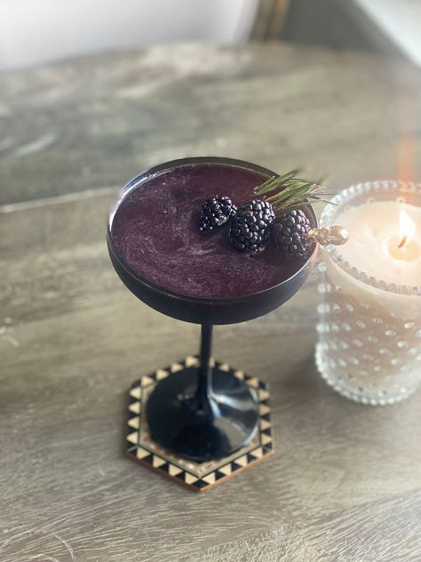 A little Goth Blackberry Mocktail for your pleasure Blackberry Mocktail, Coconut Mocktail, Post Holiday, Sparkling Water, Holiday Weekend, Anniversary Party, Anniversary Parties, Mocktails, Good Time