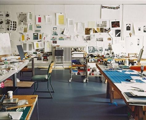 Rachel Whiteread studio via Tate                                                                                                                                                                                 More Nigel Shafran, Artists In Their Studios, Bag Spa, Rachel Whiteread, Creative Studio Space, Artists Studios, Art Studio Space, Studio Artist, Artistic Space