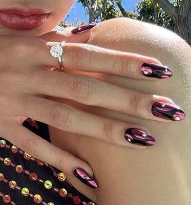 Blackpink Acrylic Nails, Black Pink Nails Designs Kpop, Kpop Nail Art Blackpink, Jennie Blackpink Nails, Lisa Nails Blackpink, Blackpink Nails Designs Kpop, Black Pink Nails Kpop, Lalisa Nails, Nail Art Blackpink