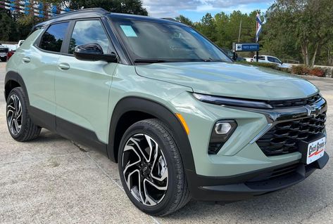 Chevy Blazer Aesthetic, Chevy Trailblazer Rs, Chevy Trailblazer Ss, Preppy Car, Trailblazer Ss, Car Things, Chevy Trailblazer, Chevrolet Trailblazer, Car Driving