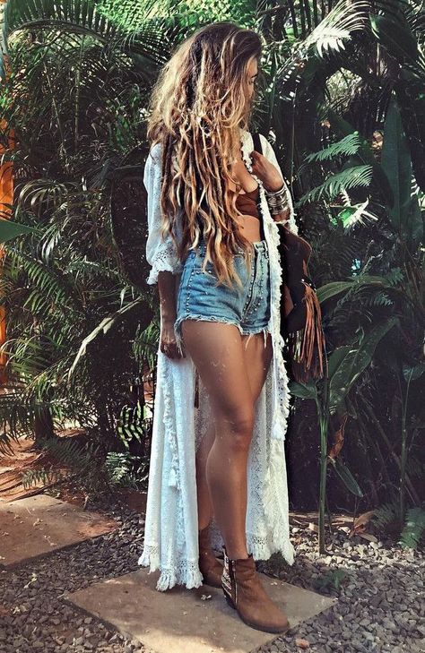 [SponsoredPost] 29 Estilo Boho Chic Outfits Tips and Tricks You'll Be Glad You Discovered Quickly #estilobohochicoutfits Vetement Hippie Chic, Alisa Belochkina, Ukrainian Model, Looks Hippie, Look Hippie Chic, Estilo Hippie Chic, Black Pinterest, Boho Soul, Look Boho Chic