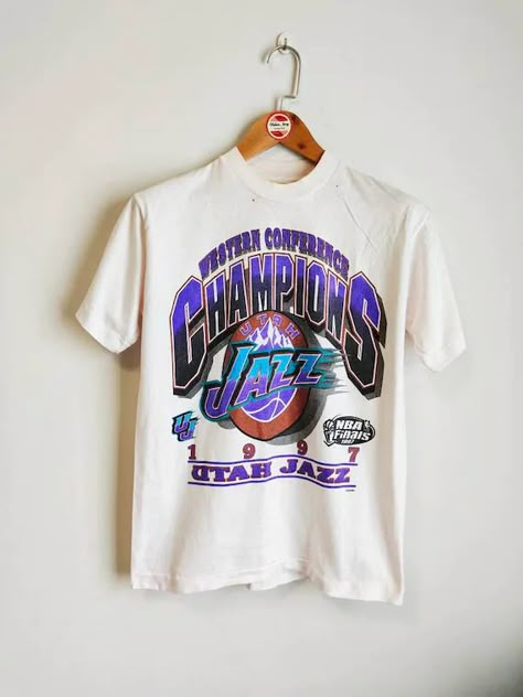 Vintage Shirt Design, Nba T Shirts, Nba Shirts, Shirt Design Inspiration, 90s Shirts, Utah Jazz, Nba Finals, Streetwear Tshirt, Selling Clothes