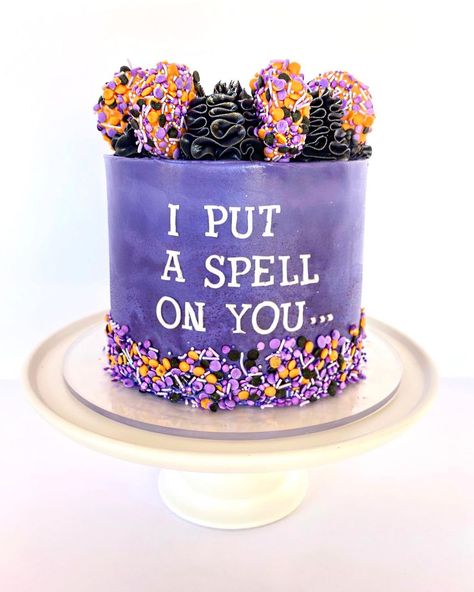 Hocus Pocus Gender Reveal Cake, Hocus Pocus Themed Gender Reveal, Hocus Pocus Birthday Cake Ideas, Hocus Pocus Cake Ideas, Hocus Pocus Gender Reveal, Hocus Pocus Baby Shower Theme, Hocus Pocus Birthday Cake, Hocus Pocus Dessert, October Birthday Themes