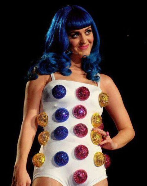 Katy Perry Halloween Costume, Gogo Dancer Outfits, Concert Oufit, Katy Perry Costume, Katy Perry Outfits, Katy Perry Hot, Cotton Candy Clouds, Dancers Outfit, Artist Outfit