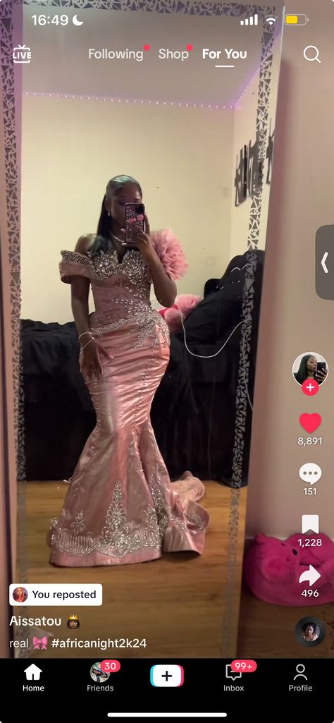 Bazin Styles, Prom Dresses Pink, Prom Dress Inspo, Prom Inspiration, Prom Inspo, African Prom Dresses, Sparkly Prom Dresses, Gorgeous Prom Dresses, Dream Prom