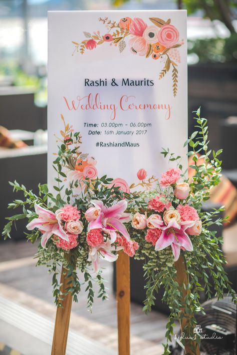 Welcome Stand Wedding, Wedding Standee Design, Welcoming Board, Indian Outdoor Wedding Decor, Engagement Stage, Wedding Entrance Sign, Small Wedding Bouquets, Welcome Flowers, Wedding Welcome Board