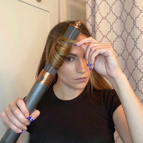 We tested the Dyson Airwrap Multi-Styler and Shark FlexStyle hair tools side by side to determine which is better for curling and styling hair. Shark Hair Styling, Shark Smooth Style, Shark Curling, Shark Air Styler, Shark Style Hair, Shark Hair Curler, Shark Hairstyle, Shark Flex Style Hair Tutorial, Fluffy Blowout