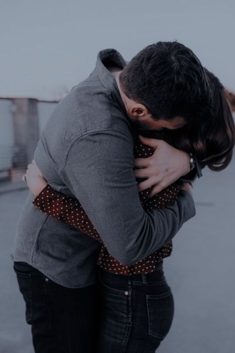 Couples Hug Dpz, Aesthetic Couple Hug Pics, Couple Hugging Pictures, Hug Pictures, Chat Background, Family Secrets, Most Paused Movie Scenes, Love Couple Images, Beautiful Night Images