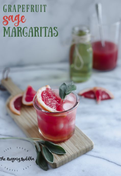 This grapefruit sage margarita is a delicious sweet and savory mix, combined with the smokiness of tequila or mezcal, to give any gathering some color. Sage Margarita, Easy Elote, Elote Dip, Mint Margarita, Corn Cheese, Mexican Recipe, Juice Ice, Mexican Street Corn, Easy Mexican