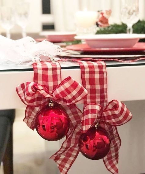 Gingham Christmas, Christmas Ribbon Crafts, Maileg Christmas, Christmas Vignettes, Christmas Themes Decorations, Christmas Wood Crafts, Christmas Tablescapes, Red Gingham, Christmas Crafts Decorations