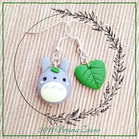 Fimo Kawaii, Ghibli Totoro, Crea Fimo, Diy Polymer Clay, Neighbor Totoro, Pin Earrings, Clay Diy Projects, Earrings Polymer, Polymer Clay Diy