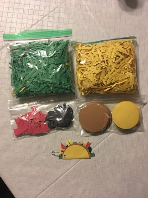 Girl Scout Swaps Ideas Easy, Brownie Crafts, Girl Scout Gifts, Girl Scout Mom, Girl Scout Troop Leader, Scout Mom, Girl Scout Daisy, Girl Scout Activities, Girl Scout Camping