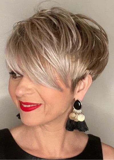 Short Stacked Pixie Haircut, Stacked Pixie, Short Silver Hair, Blonde Pixie Cuts, Short Hair Haircuts, Blonde Pixie, Haircuts With Bangs, Short Hair With Layers, Short Hair Styles Pixie