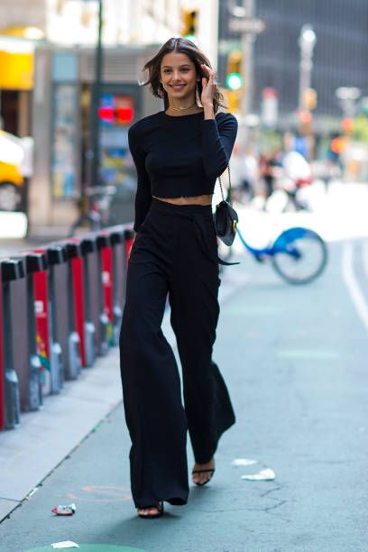 • Nightout Outfit, Scarf Outfit, Total Black, Cooler Look, Looks Black, Black Women Fashion, All Black Outfit, Looks Chic, 가을 패션