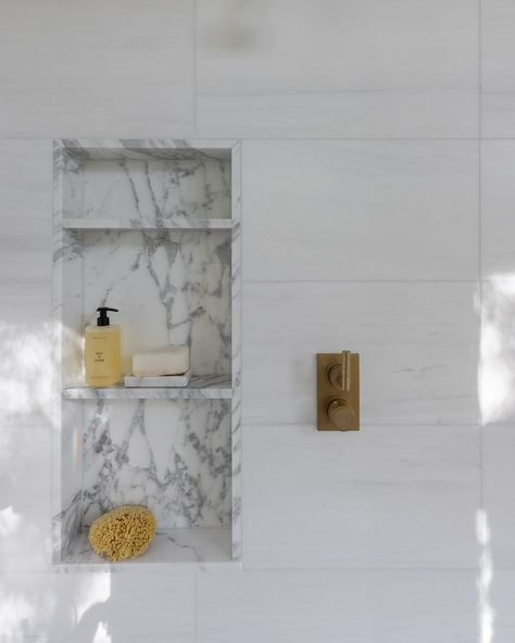 Ashley Macuga // Interior Design (@collected_interiors) • Instagram photos and videos Marble Shower Walls, Simple Bathroom Remodel, Walk In Shower Designs, Tile Remodel, Marble Showers, Bad Inspiration, Shower Niche, Bathroom Remodel Shower, Subway Tiles