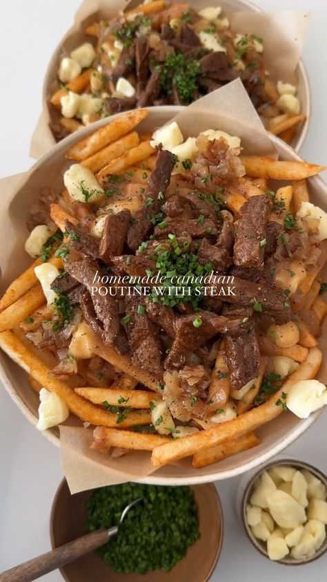 Canadian Poutine, Pickled Egg, Tender Steak, Soul Food Dinner, Egg Recipe, Tasty Recipes Videos, Healthy Food Dishes, Yummy Comfort Food, Poutine