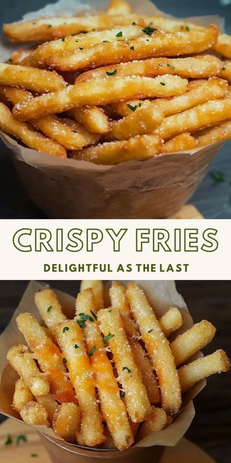 Cheesy Crispy French Fries Ingredients: 500g potatoes, peeled 6 tablespoons cornstarch 100g mozzarella cheese, grated 1/4 teaspoon salt A handful of fresh parsley, finely chopped for garnish #Fries #Crispy Crinkle Fries Recipe, Homemade French Fry Recipe, Recipes With Frozen French Fries, Broccoli Cheese Fries, Steak And Fries Recipes, Extra Crispy French Fries, The Best Homemade French Fries, How To Cook French Fries, French Fry Recipe Ideas