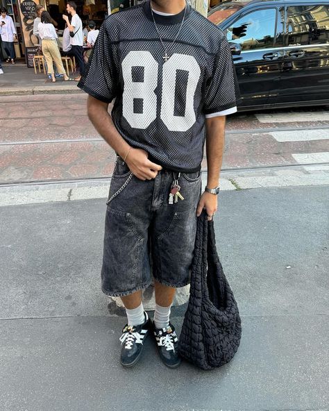 Streetwear Inspo Summer, Summer Streetwear Men Outfit, Fits Of The Week, Streetwear Fashion Aesthetic, Fit Pics, Streetwear Inspo, Streetwear Shorts, Baggy Clothes, Street Fashion Men Streetwear