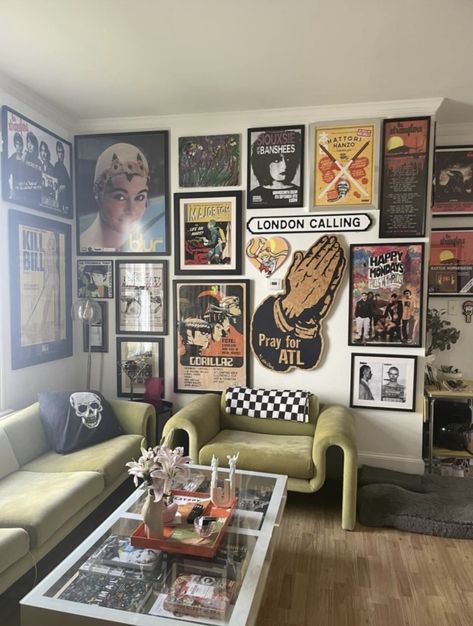 Maximalist Music Room, Rocker Home Decor, Rock N Roll Living Room, Rock Apartment, Rockstar House, London Room, Terrace Apartment, Vintage Aesthetic Room, Villa Terrace