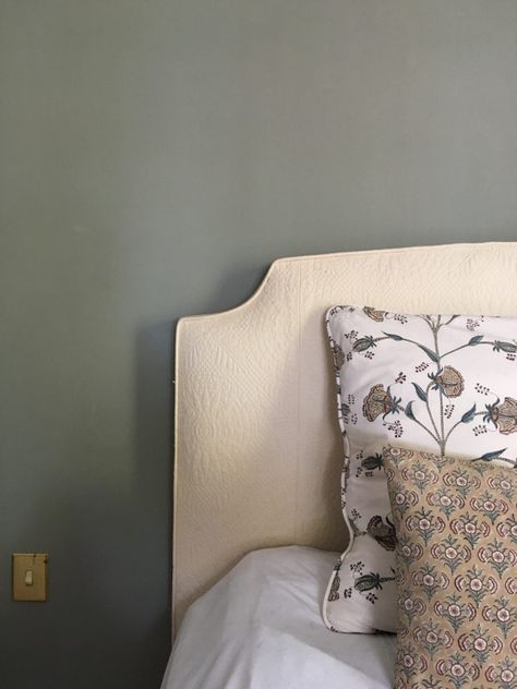 French Gray Farrow And Ball Bedroom, Pigeon Bedroom, Farrow And Ball Pigeon, Bathroom Craftsman, Farrow And Ball Bedroom, Nest Ideas, Paint Guide, Bedroom Neutral, Neutral Bedrooms