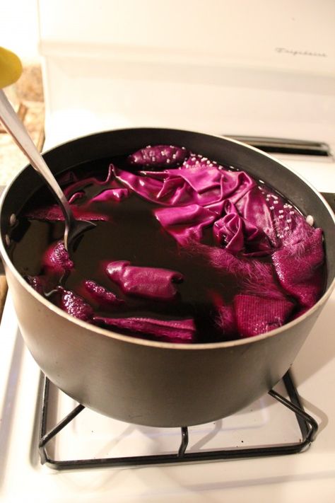 how to make rit dye permanent-boil water/dye and add either vinegar or salt depending on fabric type How To Use Rit Dye Liquid, How To Dye Fabric With Rit, Rit Tye Dye Diy, Rit Dye Tutorial, How To Dye Clothes, Dyeing Clothes, Clothing Tutorial, Dye Clothes, Tree Costume