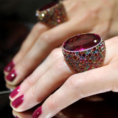 Dinner Rings, Coral Rings, Rubellite Ring, Paris Couture Week, Spinel Jewelry, Red Spinel, Paris Couture, Gold Rings Fashion, Red Gemstones