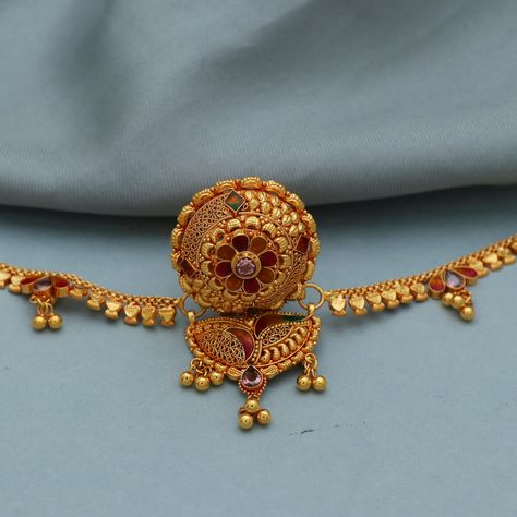 Gold Borla Design, Rakhdi Borla Designs, Rakhdi Borla Designs Gold, Gold Head Jewelry, Rajputana Jewellery, Indian Style Wedding, Wedding Jewellery Designs, Matha Patti, Delicate Gold Jewelry