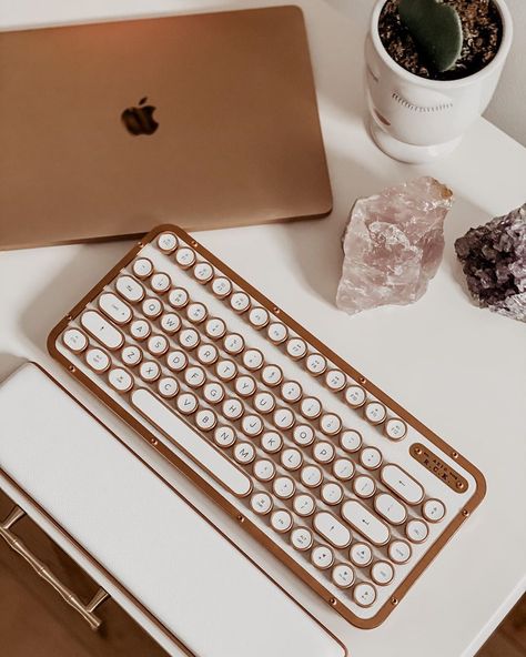 Retro Keyboard Aesthetic, Aesthetic Keyboards, Typing Keyboard, Customized Keyboard, Retro Keyboard, Aesthetic Keyboard, Office Goals, Aesthetic Health, Tattoo Health