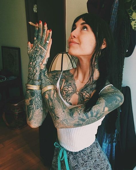 Hannah Pixie Snowdon, Hannah Pixie, Mujeres Tattoo, Body Tattoo Design, Pre Roll, Tattoed Women, Full Body Tattoo, Tattoed Girls, Inked Babes