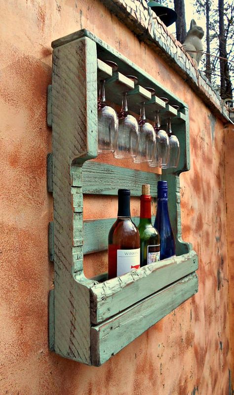 Bar Pallet, Wine Rack Design, Pallet Wine Rack, Wood Wine Rack, Pallet Wine, Diy Pallet Sofa, Rustic Wine Racks, Wooden Pallet Furniture, Wood Wine Racks