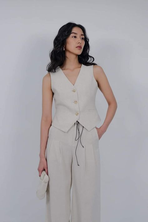 Gentle Woman Outfit, Vest And Pants Women, Waistcoat Women, Linen Waistcoat, Waistcoat Outfit, Womens Waistcoat, Vest Outfits For Women, Medium Skirt, Waistcoat Woman