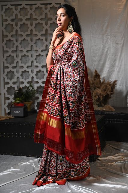 Double Ikat Patola Sarees, Patan Patola Saree Blouse, Patola Saree Blouse Designs Latest, Patan Patola Saree, Desi Attire, Saree Ideas, Cotton Saree Blouse Designs, Cotton Saree Blouse, House Gate