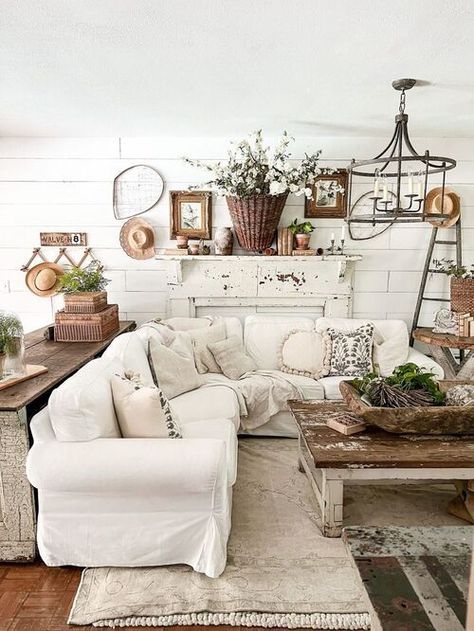 Deco Boheme Chic, Style Cottage, Living Room Spaces, Farmhouse Living, Spring Home, A Living Room, Decoration Table, Vintage Home Decor, Home Decor Inspiration