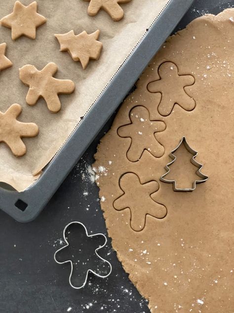 Aesthetic Winter Photos, Aesthetic Christmas Food, Aesthetic Christmas Photos, Christmas Time Aesthetic, Christmas Baking Gingerbread, Gingerbread House Ideas, The Best Dessert, Christmas Dreaming, Cookies Baking